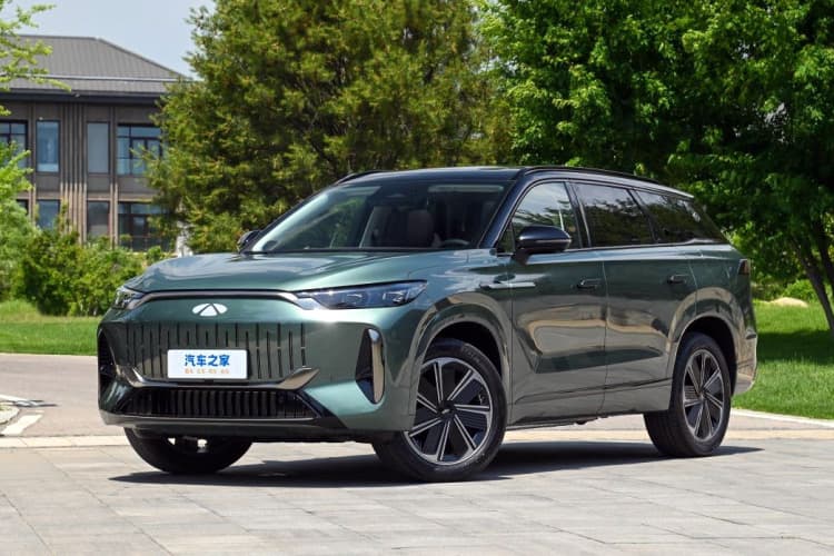 Гибридный кроссовер Chery Fulwin T10 установил мировой рекорд дальности хода