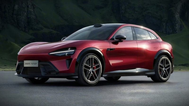 Кроссовер Xiaomi YU7 GT в цвете Crimson Red против Tesla Plaid: новые официальные изображения показывают SUV с мощностью 990 л.с.