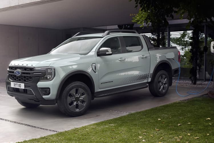 Ford Ranger получил подзаряжаемую гибридную версию