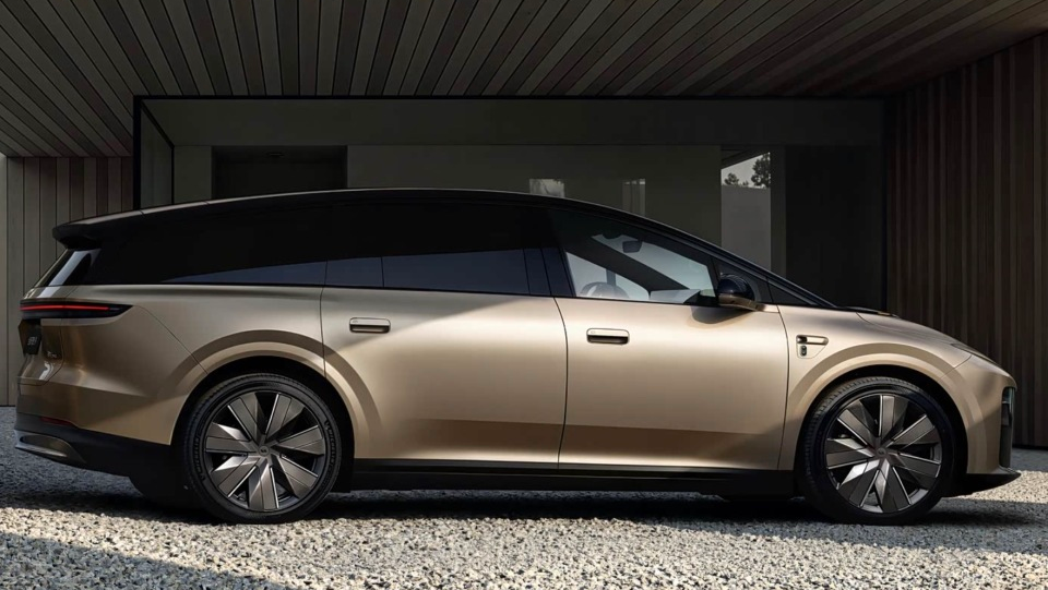 Флагманский электрический внедорожник Li Auto i9 с зарядкой 5C