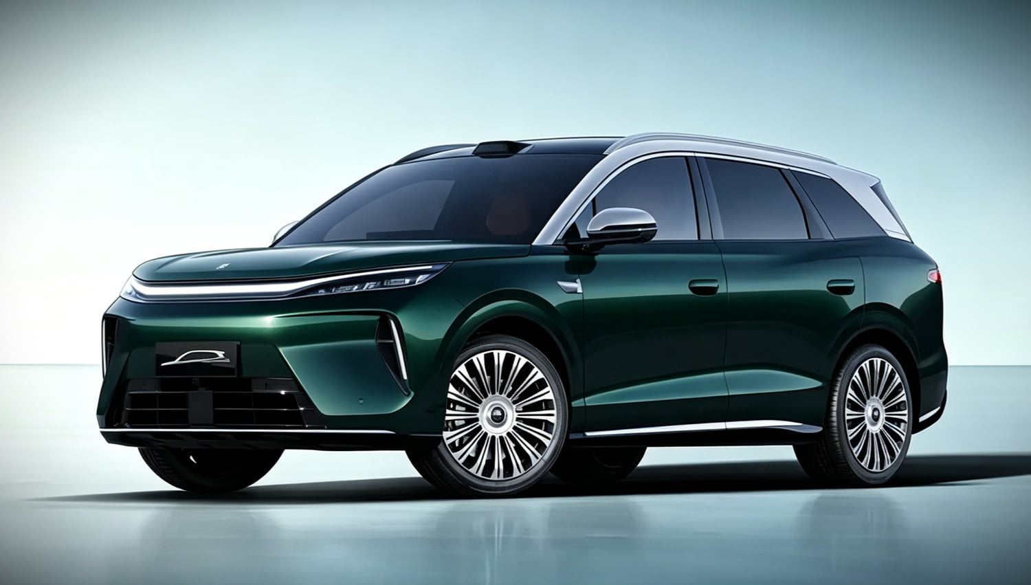 BYD представила 8 Series Tang EV с заявленным запасом хода 800 км и мотором мощностью 300 кВт