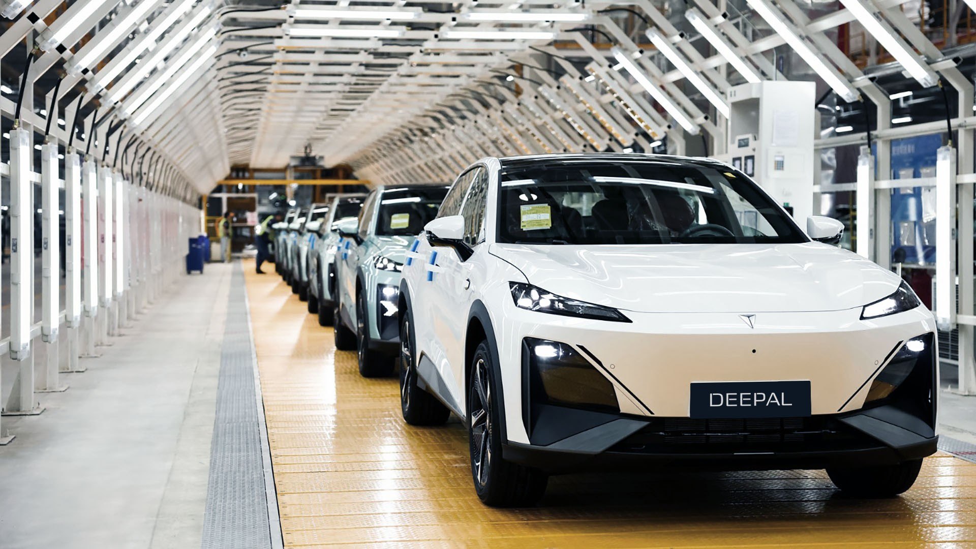 Ровно 25 лет назад CHANGAN запустил собственную программу разработки электрических транспортных средств. Сегодня концерн производит более миллиона автомобили на новой энергии в го